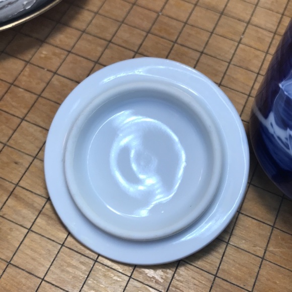 Signed Lidded Tea Cup Blue White Floral Fine Quality Floral Artwork - Picture 10 of 12